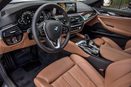 Used 2018 BMW 5 Series 530e xDrive iPerformance Luxe/Prem Pkg 2 | Downers Grove, IL