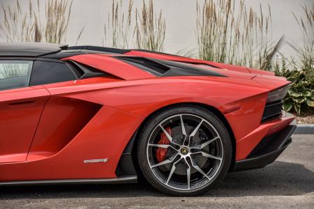 Used 2018 Lamborghini Aventador S Roadster | Downers Grove, IL
