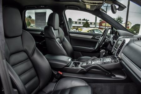 Used 2015 Porsche Cayenne Turbo | Downers Grove, IL