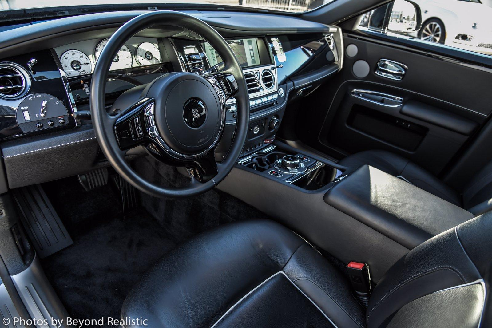 Used 2014 Rolls-Royce Ghost V-Specification & Rear Theatre | Downers Grove, IL