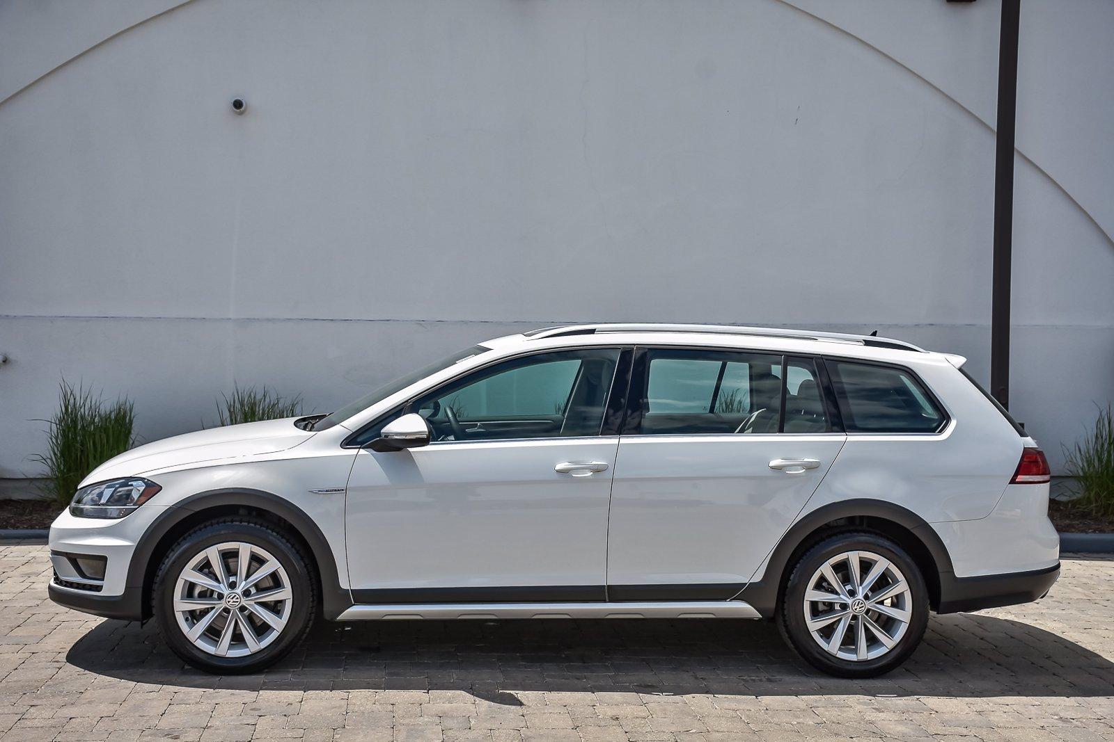 2019 Volkswagen Golf Alltrack SE Stock DG2400 for sale near Downers
