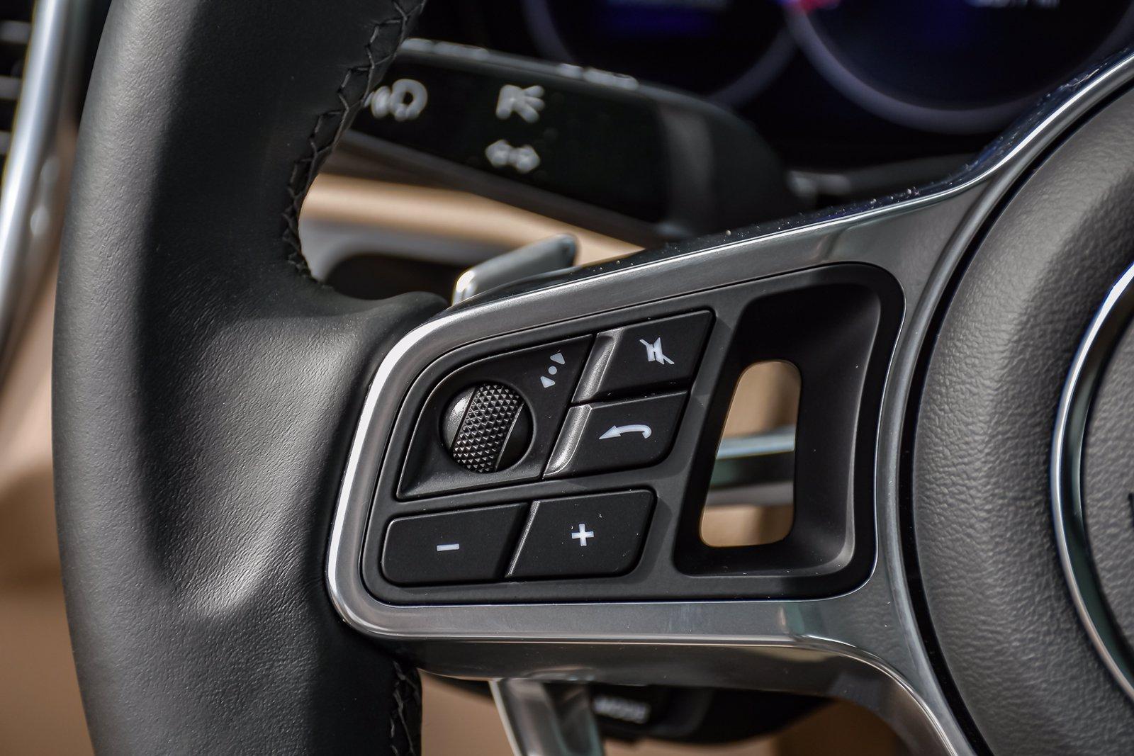 2019 Porsche Cayenne Premium with Navigation & AWD Stock